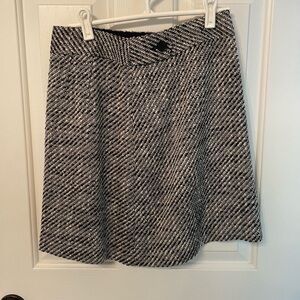 LOFT Black and White A-Line Skirt size 0 herringbone